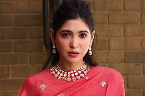 How to Style Traditional Jewelry with Modern Outfits