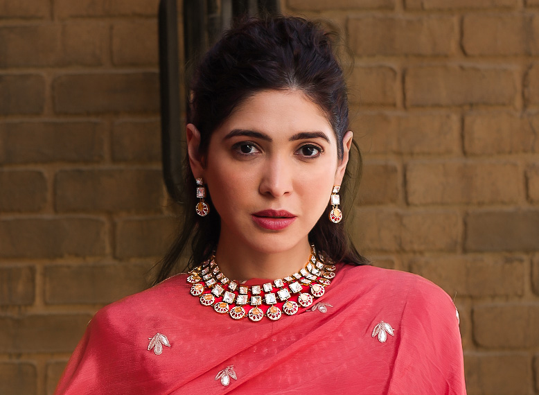 How to Style Traditional Jewelry with Modern Outfits